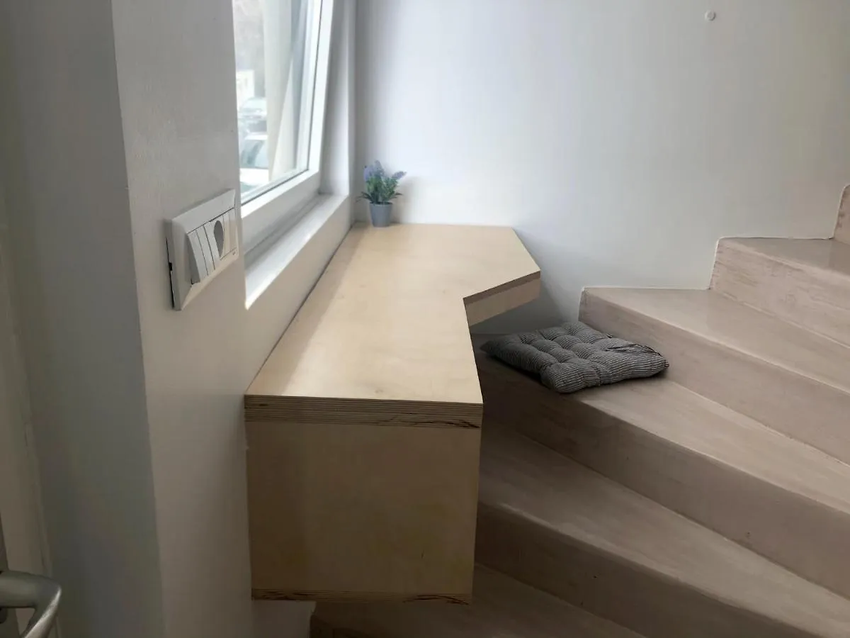 Sunny Micro-Loft Apartment With Outdoor Lounge Bendevís 0*,