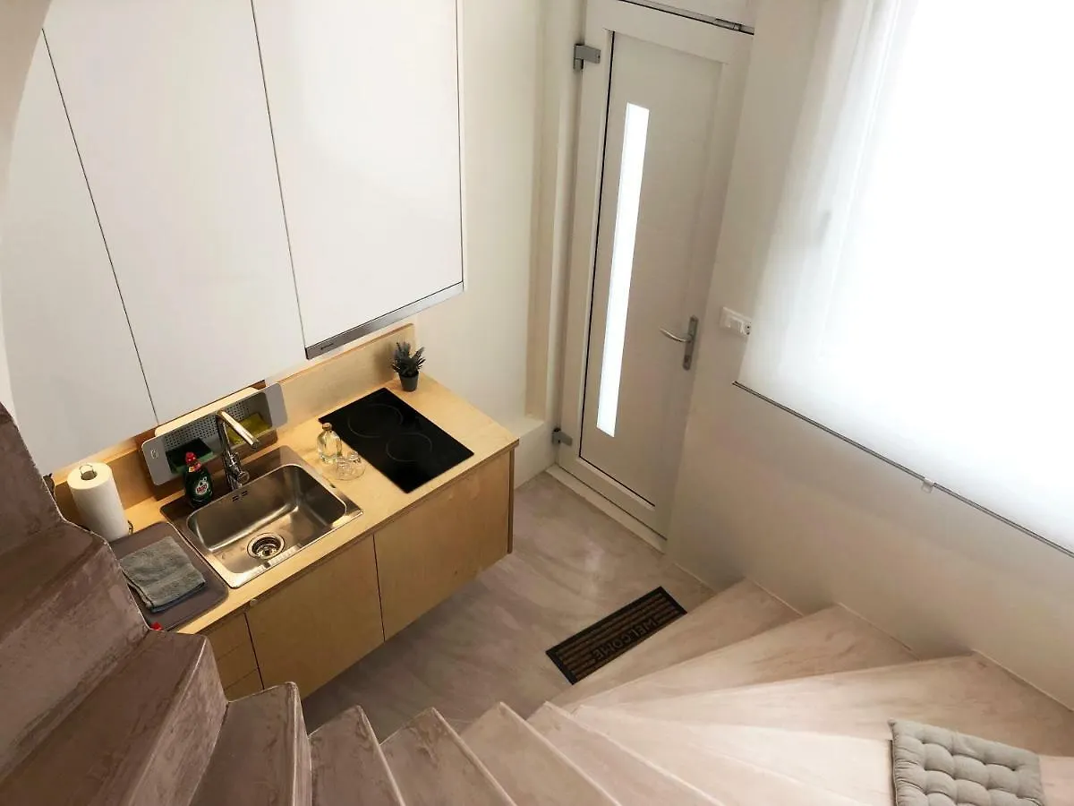 Sunny Micro-Loft Apartment With Outdoor Lounge Bendevís