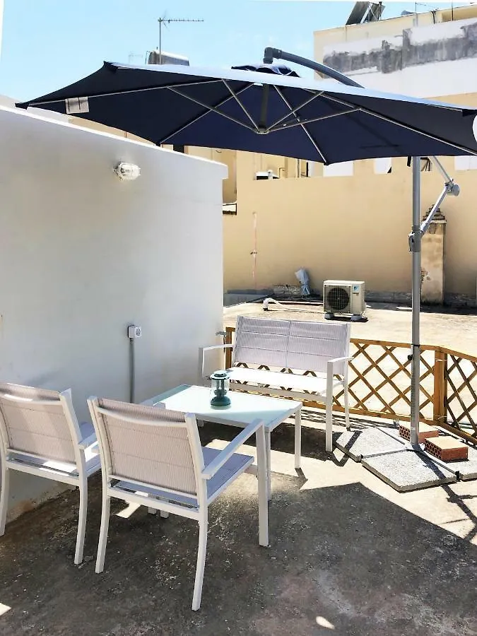 Sunny Micro-Loft Apartment With Outdoor Lounge Bendevís